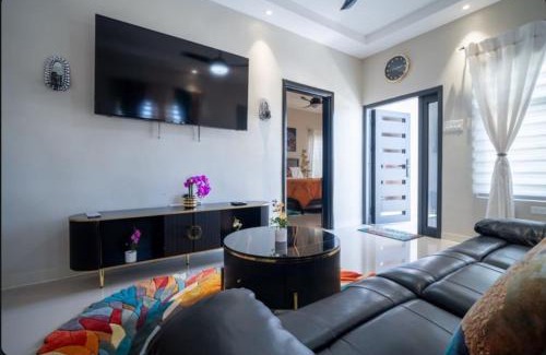 Runaway Bay House | Relax at The Paradise Vista Ocho Rios: Pet-Friendly Retreat