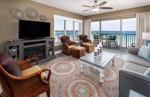 Fort Walton Beach Apartment | Discover Emerald Towers West 4000 with Pool & Breakfast