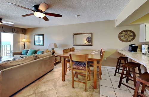 Fort Walton Beach Condo | Guest Rated 10/10: Emerald Towers West with Oceanfront Views
