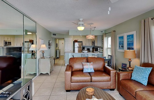 Fort Walton Beach Condo | Guest Rated 10/10: Emerald Towers West with Oceanfront Views