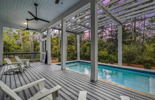 Sugarwood Beach House | Emerald Vibes: Family-Friendly Haven with Pool Access