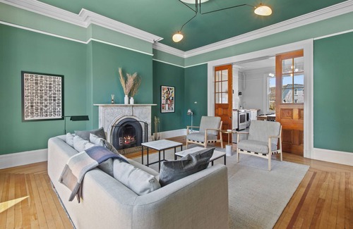 Downtown St. John's House | Family-Friendly Emerald Victorian Barnes with Parking & Kitchen