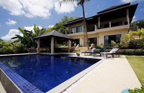 Rawai Villa | Emerald Villa: 7-Bedroom Retreat with Private Pool & Ocean View