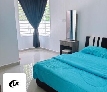 Dungun House | Tranquil Emerald Villa Homestay with Hot Tub in Dungun