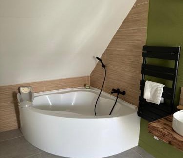 Change Villa | Discover EMERAUDE: 4-Star Stay near the 24 Hours Circuit