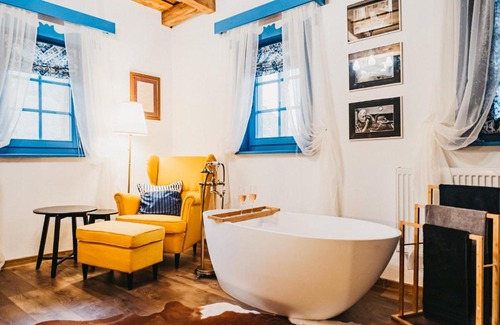 Siclod House | Emese Guesthouse: Oceanfront Oasis with 10/10 Review Score