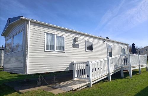 Port Seton House | Emi's Caravan: Guest Rated 9.3 with Private Pool & Family Fun