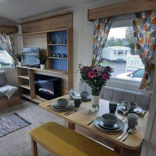 Port Seton House | Emi's Caravan: Guest Rated 9.3 with Private Pool & Family Fun