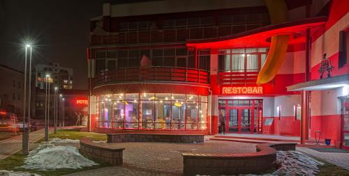 Uzhhorod Hotel | Artful Stay at Emigrand Art Hotel with Breakfast Included