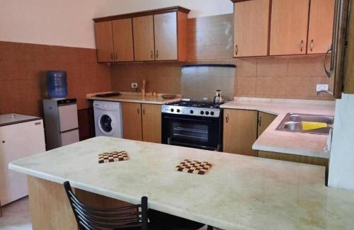 Madaba Hotel | Discover EMILE ALTWAL: Exceptional Stay with Hot Tub & Family Fun