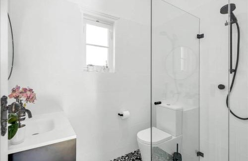 Mile End House | Emilia's Place: Family & Pet Friendly in Mile End City Fringe