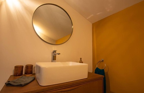 Vandieres Bed & Breakfast | Emilie: Cozy Stay with Cats & Family-Friendly Amenities