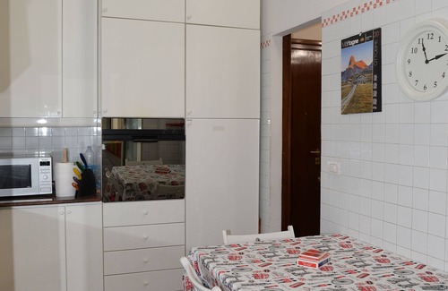 Tor di Quinto House | Emilio's Home: Spacious Apartment for 7 with Great Amenities
