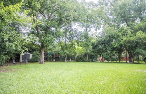 Columbus House | Cozy Emily Retreat: 9.6/10 Rating, Pet & Child Friendly