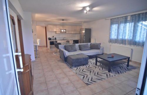 Maniakoi Apartment | Emily's apartment
