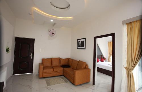 Pudunagaram Hotel | Family-Friendly Emirates Residency with Top Ratings
