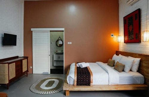 Dinoyo Villa | Discover Emka Villas: Family-Friendly with Private Pool