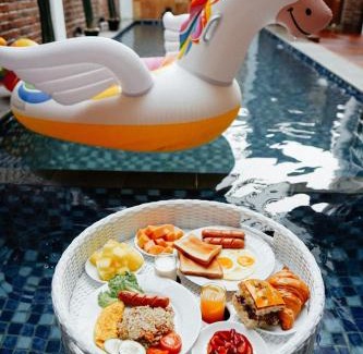 Dinoyo Villa | Discover Emka Villas: Family-Friendly with Private Pool