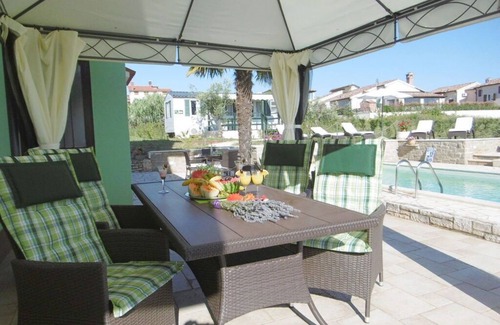 Kastelir House | Emma Comfortable holiday residence