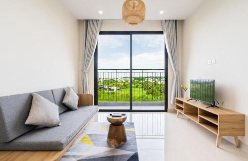 District 9 Apartment | Cozy Emma House 4: Oceanfront Retreat with Spa & Pool