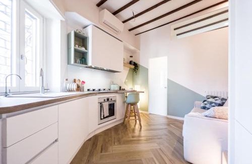 Monza Apartment | Discover Emma's Home in Monza: Rated 9.4/10 & Pet Friendly