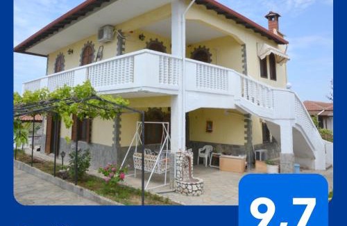 Sozopolis Apartment | Emmanuel's Summer House: Guest Rated 9.8, Child Friendly Retreat