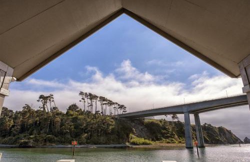 Fort Bragg House | Emmanuel Hotel: Pet & Child Friendly Retreat with Top Ratings