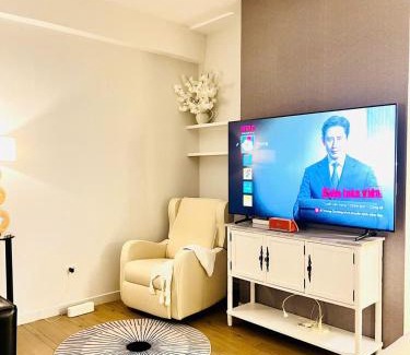 Van Giang Apartment | Emoi Westbay's Apt