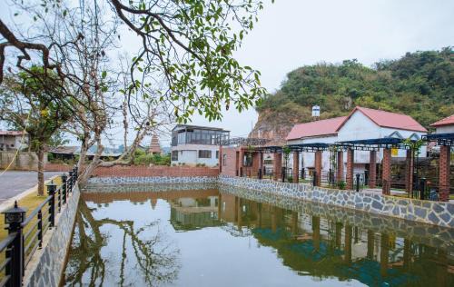 Moc Chau Resort | Emopea Moc Chau: Cozy Retreat with Family-Friendly Amenities
