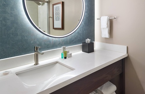 Atlanta Hotel | Elegant Emory Conference Center Hotel with Pool & Spa