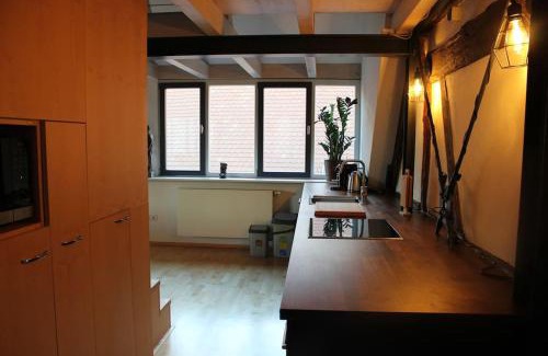 Heppenheim Apartment | Highly Rated Empanada Ferienwohnung with Onsite Restaurant