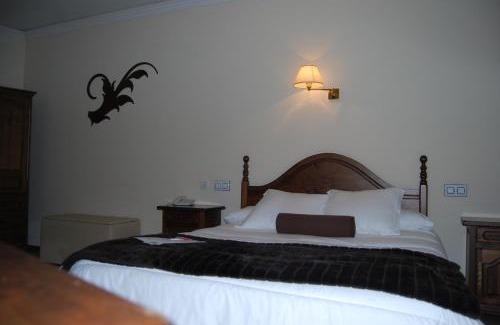 Santa Marta de Tormes Hotel | Coastal Escape at Emperatriz III: 4-Star Oceanfront Retreat