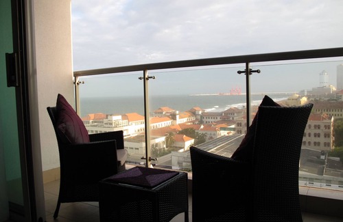 Kollupitiya Apartment | Emperor Residence: Oceanfront Gem at Cinnamon Grand Hotel