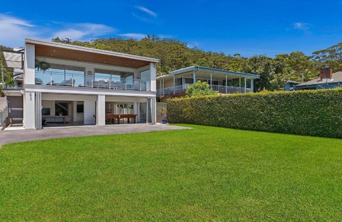 Daleys Point House | Experience EMPIRE: Majestic Home on Pristine Waterfront