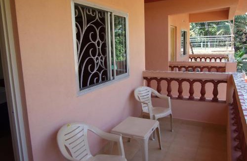 Calangute House | Empire Guest House: Family-Friendly Stays with Breakfast
