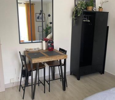 Suresnes Apartment | Rare Location in Paris: Family-Friendly Hotel near Longchamp
