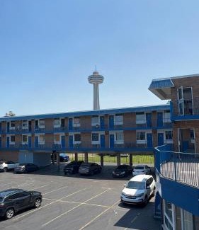 Fallsview Hotel | Convenient Empress Inn and Suites Near the Falls