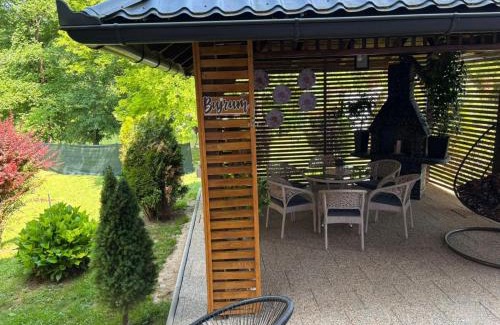 Mali Radic Villa | Emrah River Una: Guest Rated 9.7 with Private Beach Access