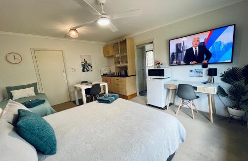 Seymour Bed & Breakfast | Emu Retreat B&B: Guest Rated 10/10 & Pet Friendly Amenities