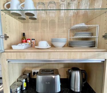 Seymour Bed & Breakfast | Emu Retreat B&B: Guest Rated 10/10 & Pet Friendly Amenities