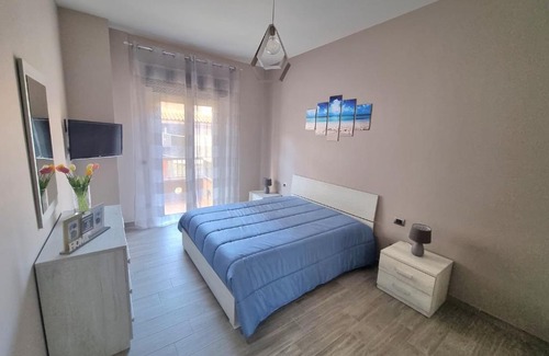 Gela Apartment | Emy House: Oceanfront Retreat with Pool & High Ratings