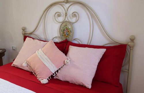Santa Maria la Carita Apartment | Emy's Country House: Guest Rated 10/10 with Family-Friendly Perks