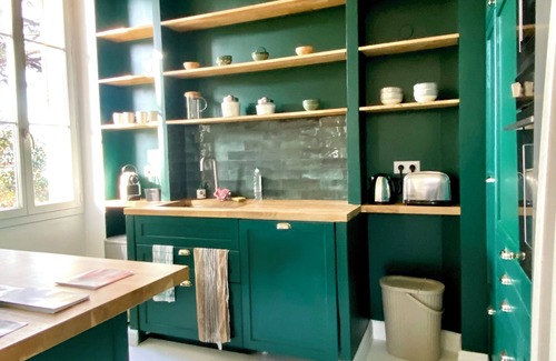 Les Sablettes House | Beachfront Retreat with Private Access and Ocean Views