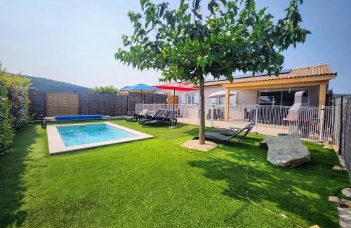Joyeuse House | Experience L'Odyssée Gîte with Private Pool and Ocean View