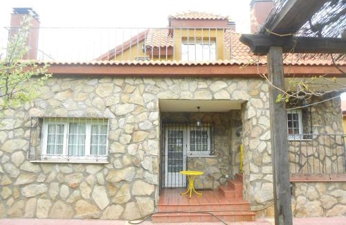 Ortigosa del Monte House | Pet-Friendly Retreat at En Casa de Carlos – Rated 9.2/10