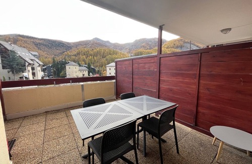 Saint-Etienne-de-Tinee Condo | Cozy Retreat in Centre Station with Sunny Terrace