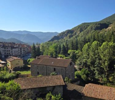 Baga Apartment | Discover Bagà: A Medieval Gem with Family-Friendly Comfort