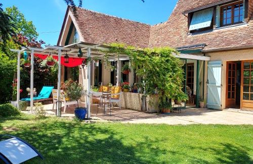 Fille Bed & Breakfast | Idyllic Countryside Retreat Near Le Mans with Pool & Breakfast