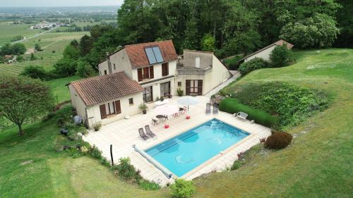 Monbazillac Bed & Breakfast | Experience En Rouge et Noir: Oceanfront Paradise Awaits