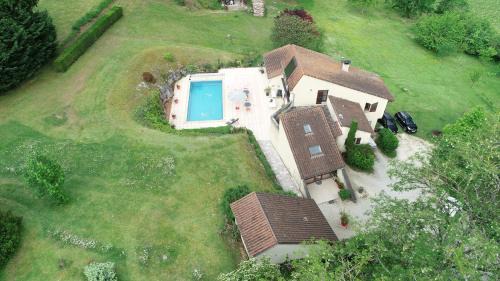 Monbazillac Bed & Breakfast | Experience En Rouge et Noir: Oceanfront Paradise Awaits